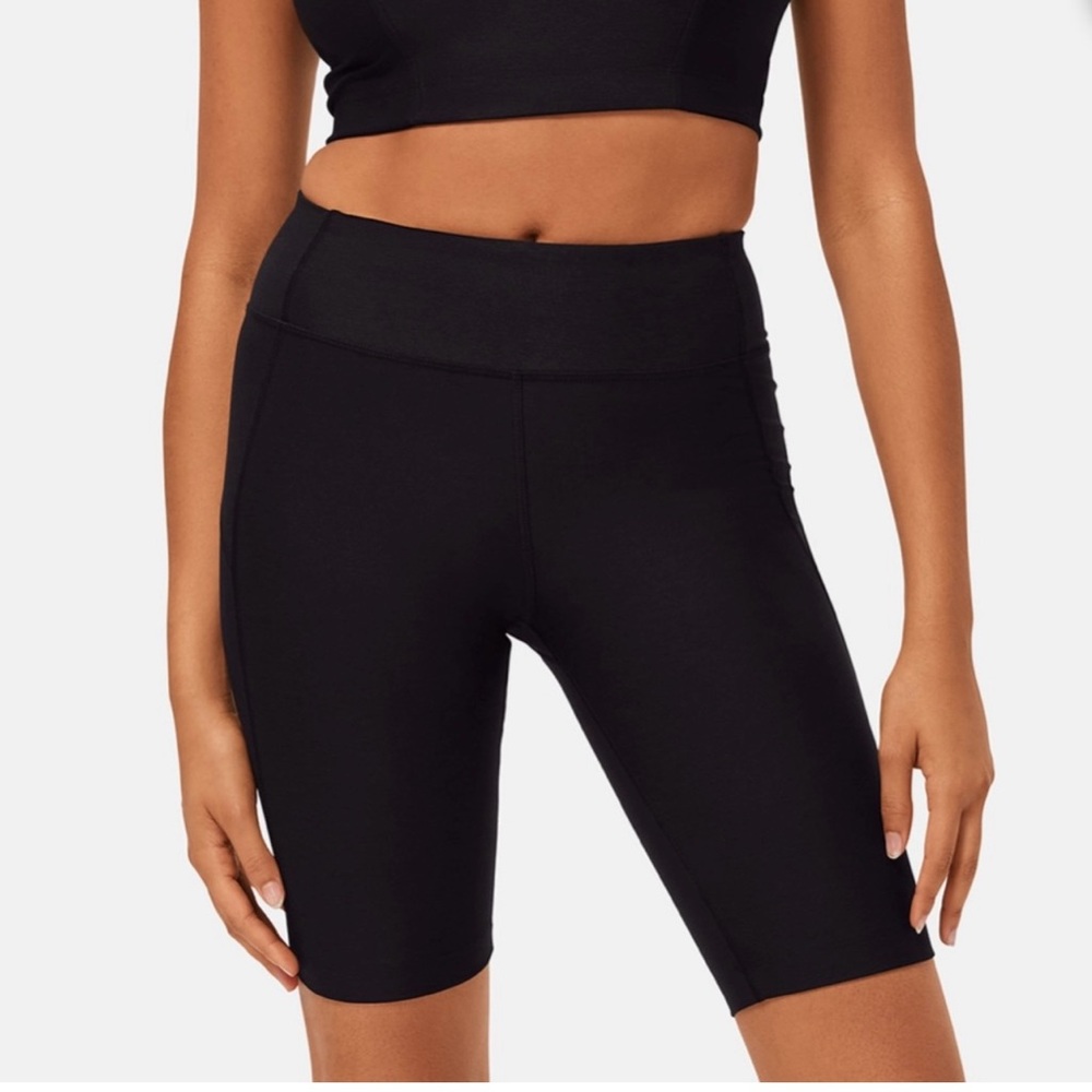 NWT Outdoor Voices Women’s 10” Warm Up Shorts - XS BLACK